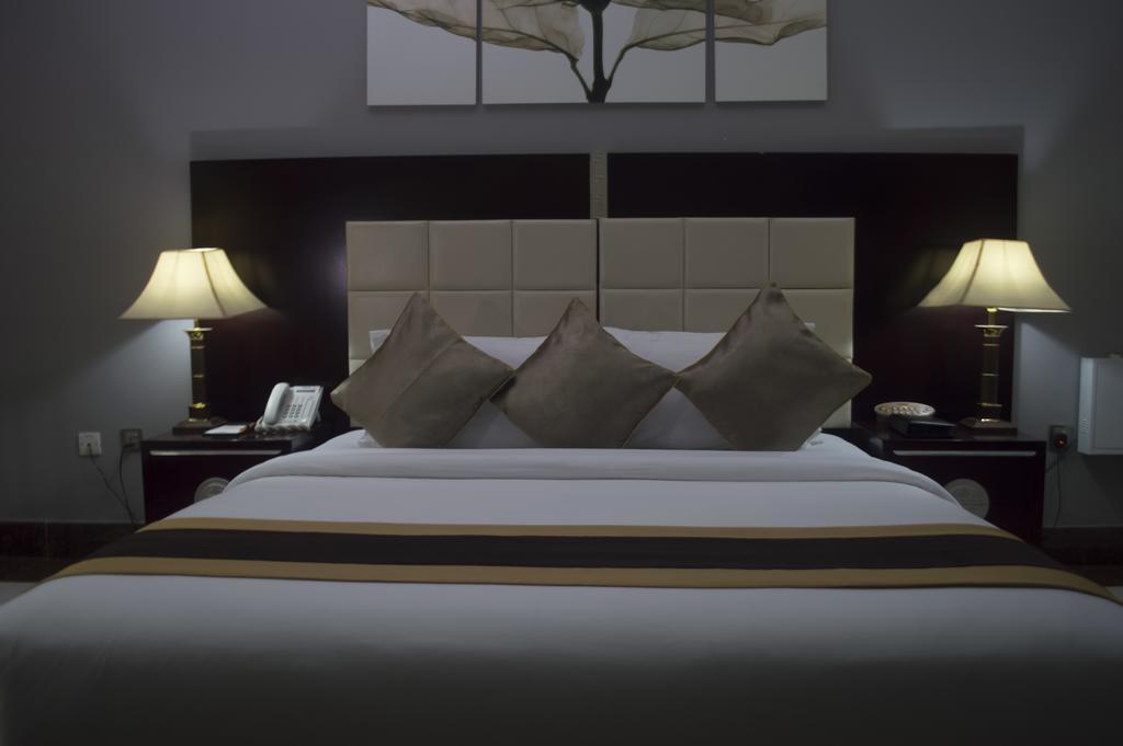 Grandbee Suites Ikeja Exteriér fotografie